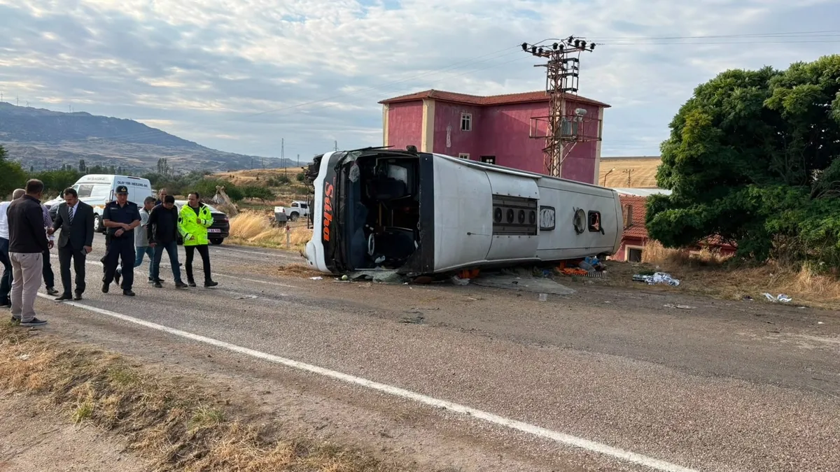 Kırıkkale'de yolcu otobüsü devrildi: 92 yaşındaki yolcu hayatını kaybetti
