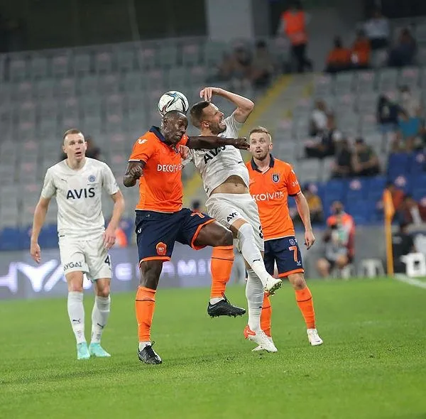 medipol-basaksehir-2-0-fenerbahce-mac-sonucu-1632075031761.jpeg