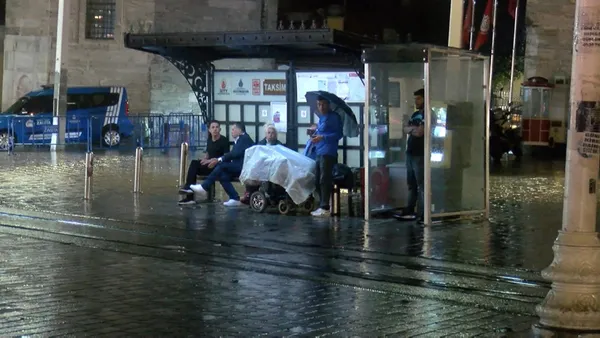 istanbulda-yagmur-surprizi-gece-saatlerinde-etkili-oldu-1630639512837.jpg İstanbul'da yağmur sürprizi! Gece saatlerinde etkili oldu-5