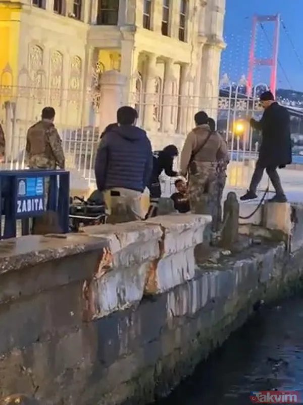 Özel Harekat polisi İstanbul Boğazı'na atlayıp turisti kurtardı - 17
