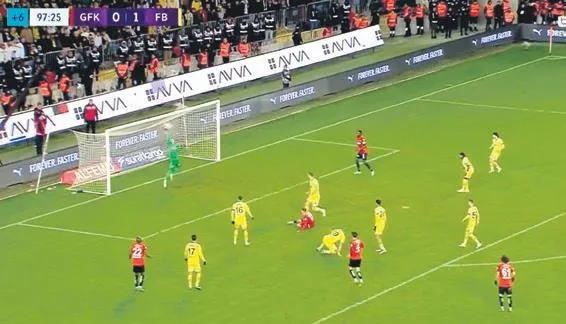 fenerbahce-teknik-direktoru-ismail-kartal-tarih-yazmaya-devam-ediyor-ismail-kartal-3-puana-abone-1705271851638.jpeg Fenerbahçe teknik Direktörü İsmail Kartal tarih yazmaya devam ediyor! İsmail Kartal 3 puana abone...-4