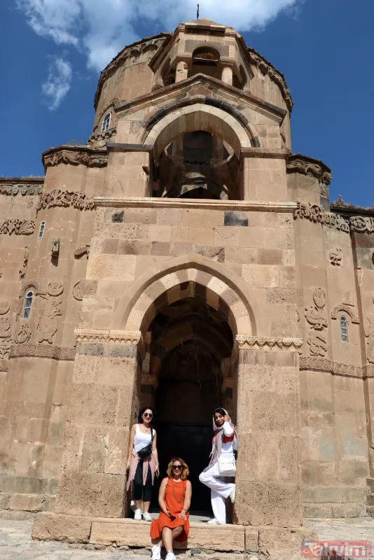 24 Mart 2020'dan sonra tekrar açıldı! Kapıköy Gümrük Kapısı'ndan giren İranlı turistler Akdamar Adası'nı gezdi - 16