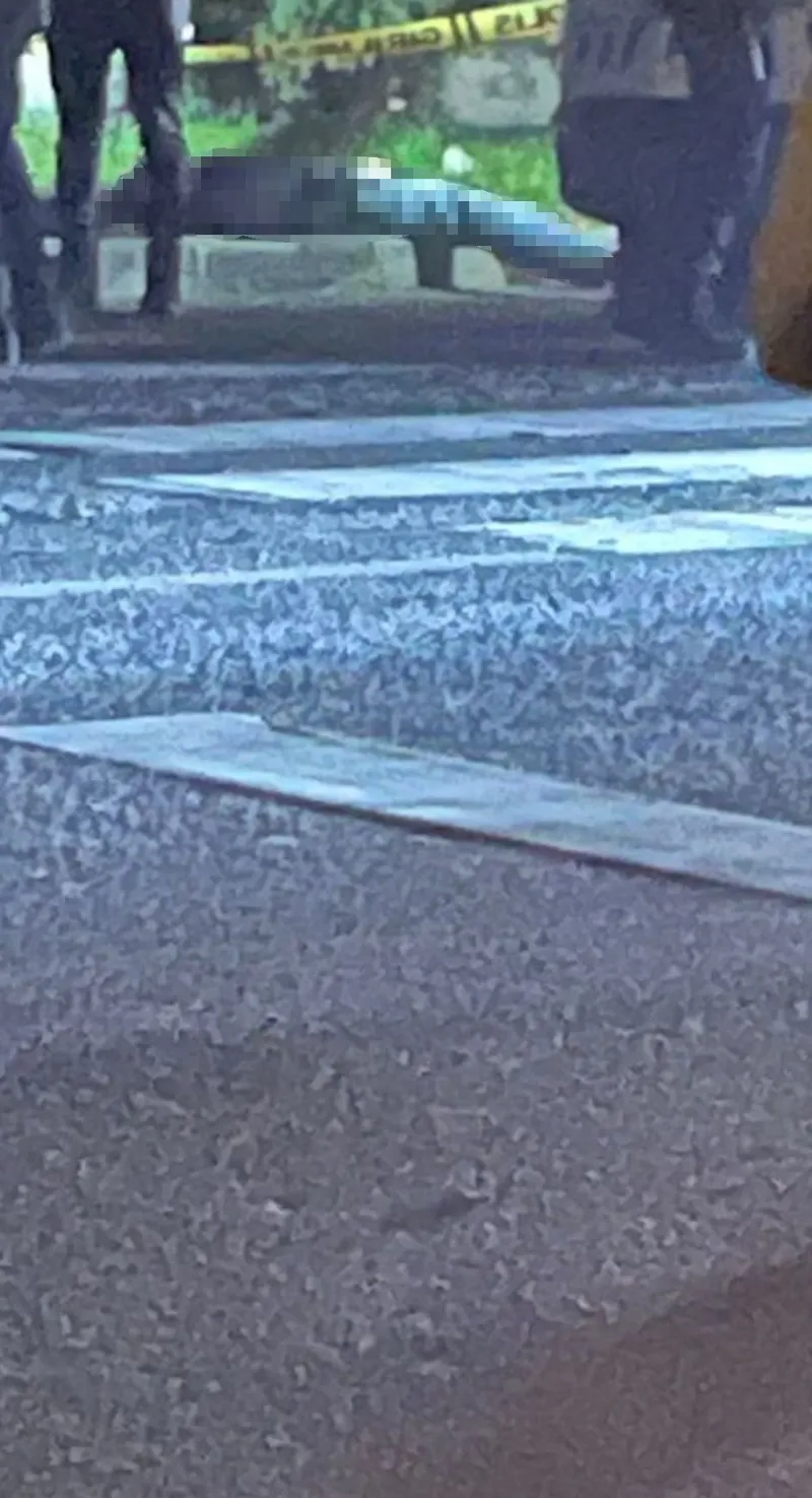 Esenyurt'ta cadde ortasında bir kişi ölü bulundu (İHA)