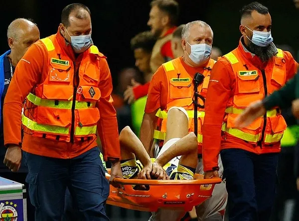 son-dakika-fenerbahce-rennes-deplasmanindan-beraberlikle-donuyor-1663275846121.jpeg Son dakika: Fenerbahçe Rennes deplasmanından beraberlikle dönüyor!-5