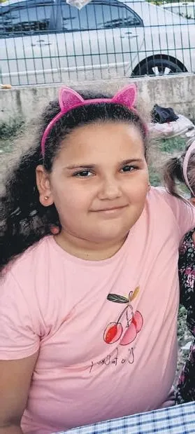kiskanclik-tartismasi-vahsetle-bitti-sevgilisini-kolundan-zorla-tutup-olume-atladi-1659907394669.jpeg Kıskançlık tartışması vahşetle bitti! Sevgilisini kolundan zorla tutup ölüme atladı-3