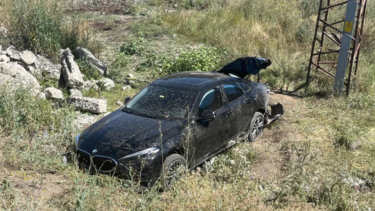 Ağrı'da iki araç birbirine girdi: 13 yaralı