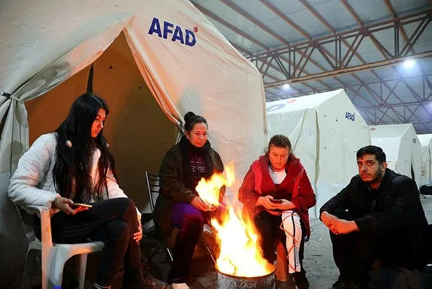 turkiye-tek-yurek-yayini-sonrasi-duyurdular-afad-ve-kizilaya-yapilan-bagislara-vergi-indirimi-banka-dekontu-ye-1676504146566.jpeg "Türkiye Tek Yürek" yayını sonrası duyurdular! AFAD ve Kızılay'a yapılan bağışlara vergi indirimi: Banka dekontu yeterli-4