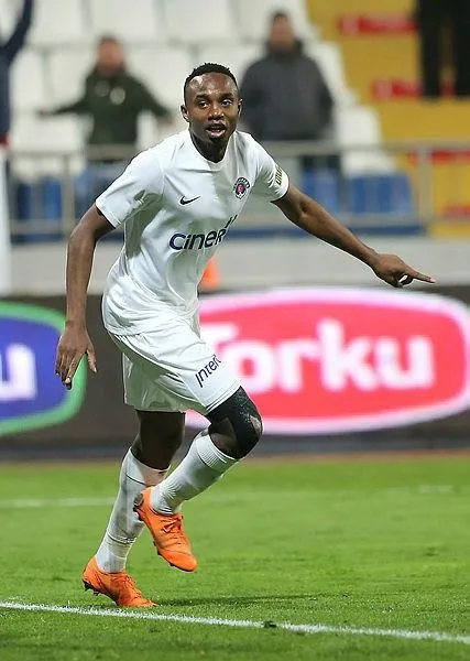 trabzonsporun-yeni-transferi-bangaly-fode-koita-trabzona-geldi-1624824102951.jpeg Trabzonspor'un yeni transferi Bangaly Fode Koita, Trabzon'a geldi!-4