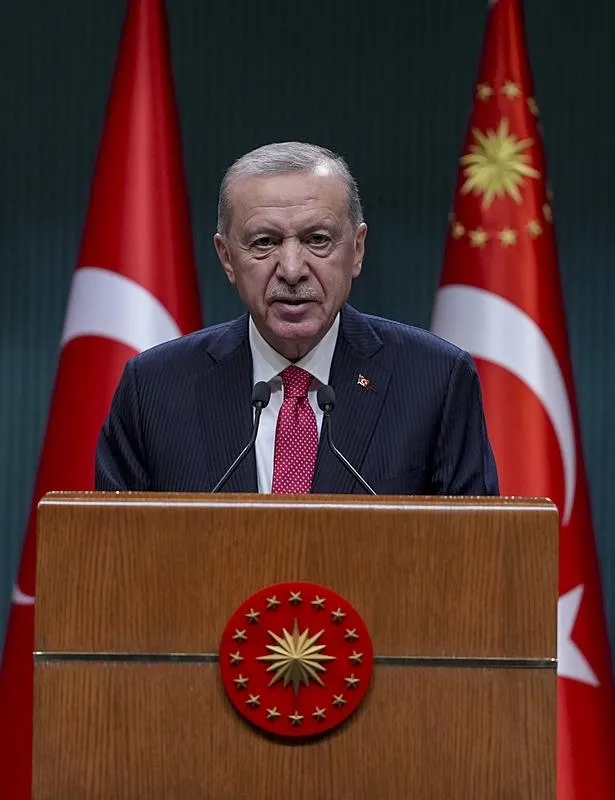 kabine-toplantisi-sonrasi-baskan-erdogandan-flas-aciklamalar-kirli-provokasyonlara-sert-tepki-bayragimiza-uzan-1719946826095.jpeg Kabine Toplantısı sonrası Başkan Erdoğan'dan flaş açıklamalar! Kirli provokasyonlara sert tepki: Bayrağımıza uzanan elleri kırmasını biliriz-10