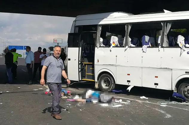 Kocaeli'de feci kaza! Ortalık savaş alanına döndü