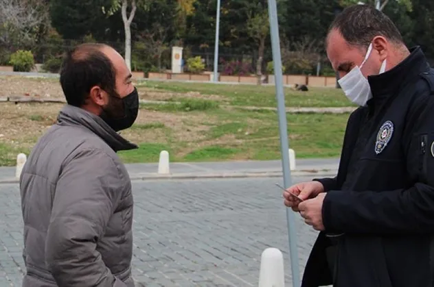 Sokakta yaşayan vatandaşa kısıtlama cezası kesildi! Emniyet özür diledi