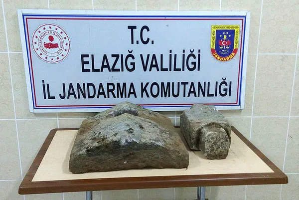 elazigda-osmanli-donemine-ait-2-mezar-tasi-ele-gecirildi-1600882497059.jpg