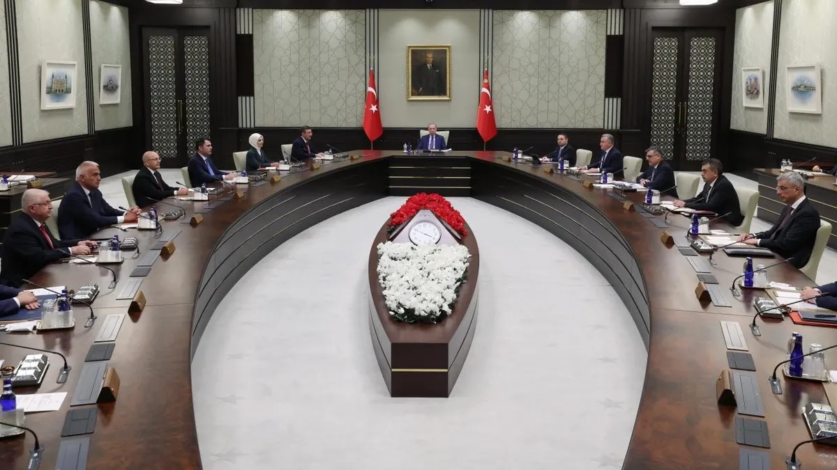 baskan-erdogan-kabineyi-topluyor-dogu-akdenizdeki-siyonist-sinsilik-masada-nato-hazirliklari-ve-terorsuz-turki-1781436856089.jpeg Başkan Erdoğan kabineyi topluyor! Doğu Akdeniz'deki "siyonist" sinsilik masada | NATO hazırlıkları ve Terörsüz Türkiye'de son raporlar-6