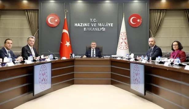 hazine-ve-maliye-bakani-nebati-tusiad-heyetiyle-bir-araya-geldi-1641921939716.jpeg Hazine ve Maliye Bakanı Nebati TÜSİAD heyetiyle bir araya geldi-3
