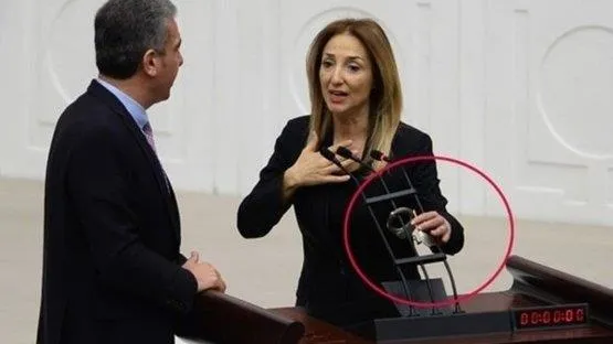 Kurultay sonrası ilk PM'de kriz-1