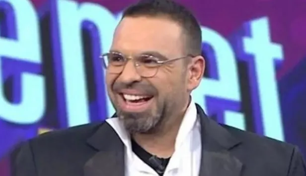 Ünlü sunucu Okan Karacan'a soğuk duş! Cinsel taciz iddiaları sonrası özel görüntü şoku yaşamıştı! Kaldırmaya çalışınca...-4