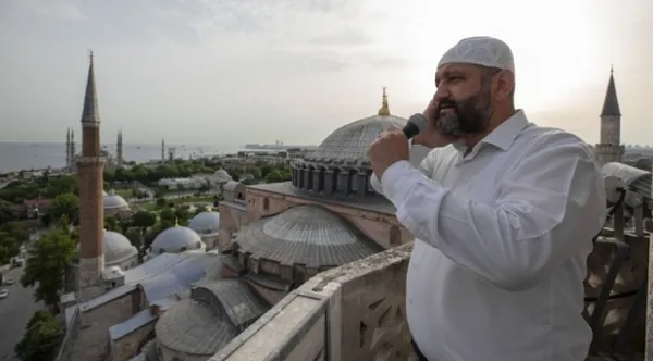 ayasofya-camii-imami-kimdir-ayasofya-camii-imami-kim-oldu-1594456532623.jpg Ayasofya Camii imamı kimdir? Ayasofya Camii imamı kim oldu?-2