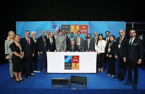 son-dakika-turkiyenin-diplomasi-zaferi-baskan-erdoganin-uyarisi-dunya-basininda-dikkat-ceken-isvec-detayi-1656740458478.jpg SON DAKİKA: Türkiye'nin diplomasi zaferi! Başkan Erdoğan'ın uyarısı dünya basınında: Dikkat çeken İsveç detayı-8