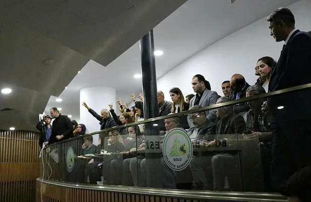 Bolu'da, ülkücülerden CHP'li meclis üyesine protesto-1