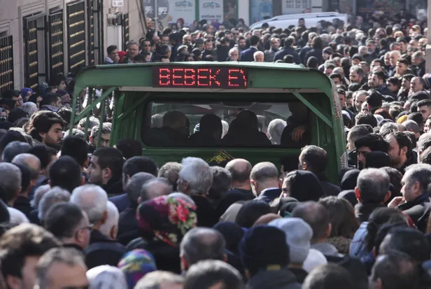 Son dakika... Kartal'da çöken binada hayatını kaybedenler için cenaze törenleri düzenleniyor-1