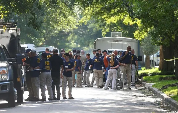 Bomba yerleştirmeye çalışırken yakalandı-1