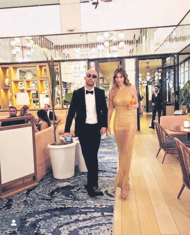 hakan-sabancinin-seyma-subasini-takip-ettigi-anlar-sosyal-medyada-alay-konusu-oldu-1648496474433.jpg Hakan Sabancı'nın Şeyma Subaşı'nı takip ettiği anlar sosyal medyada alay konusu oldu-4