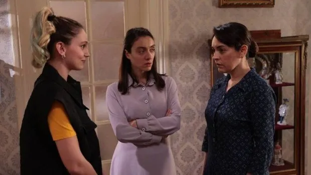 Masumlar Apartman'ı 'sen gidersen o var' dedi kolları sıvadı! Dizinin İnci'si Farah Zeynep Abdullah gidiyor Fahriye Evcen geliyor-9