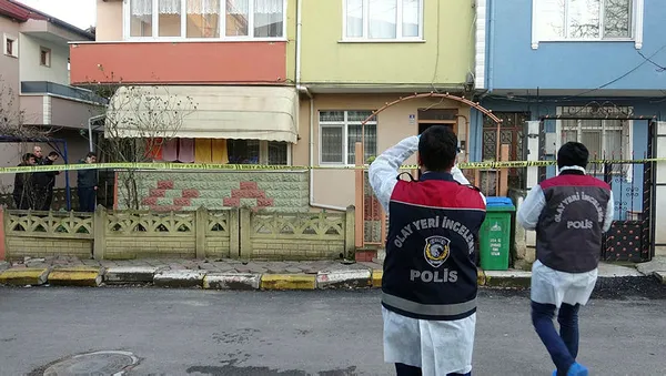 kocaelide-evinde-olu-bulunan-yasli-kadina-uyusturucu-hap-verip-tecavuz-etmisler-1604675282894.jpg Kocaeli'de evinde ölü bulunan yaşlı kadına, uyuşturucu hap verip tecavüz etmişler!-6