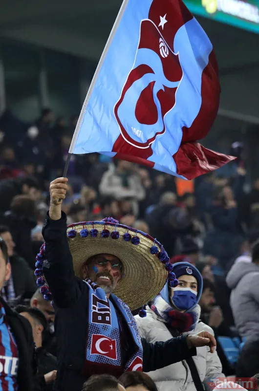 Trabzon artık şampiyonluğu bekliyor! Boş uçak kalmadı oteller yüzde 100 dolu - 18