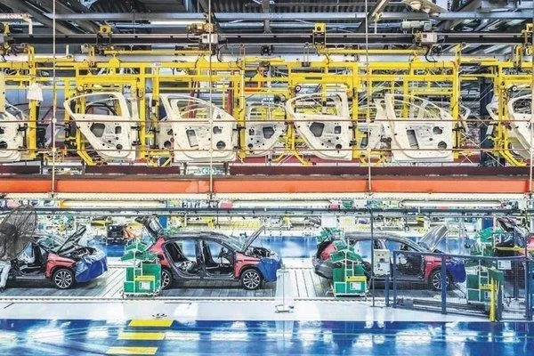 Türkiye otomotiv sanayisi gece gündüz üç vardiya üretime başladı-4