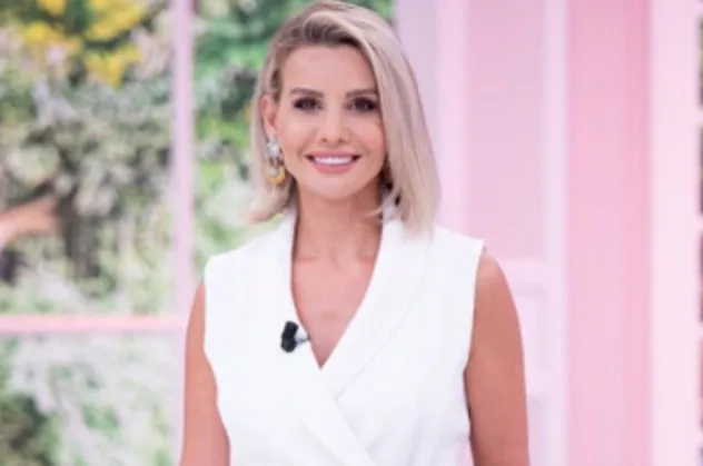 ESRA EROL SON BÖLÜM ATV İZLE! 10 yaşındayken Amerika'ya evlatlık verilen Esra Evans bulundu!