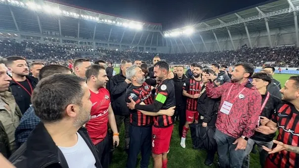 bir-sehrin-ruyasi-corum-fk-super-lige-yuruyor-1779257910669.jpeg Bir şehrin rüyası: Çorum FK Süper Lig’e yürüyor-5