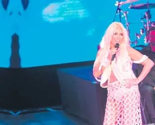 70 yaşında koca peşinde