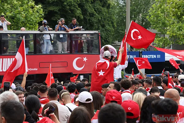 Türkiye-Portekiz maçı öncesi Türk taraftarlar Dortmund'u adeta kırmızı beyaza boyadı | Filistin yine unutulmadı - 22