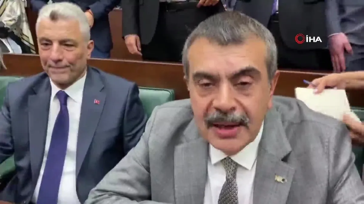 Milli Eğitim Bakanı Tekin'den, yabancı ülke okullarına ilişkin açıklama! ''Mevzuat içine girmezlerse yok hükmündeler!''