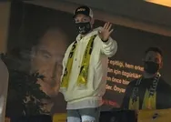 Fenerbahçenin dünyaca ünlü yıldızı Mesut Özil, Kadıköye ayak bastı!