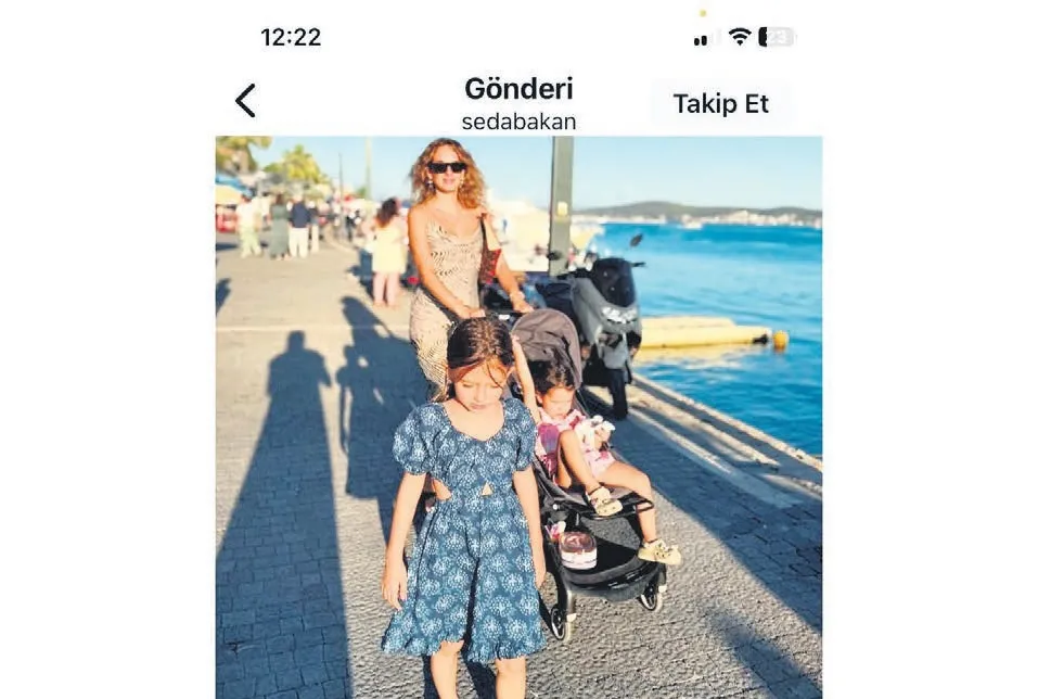 Çocuklarına kendisi bakan