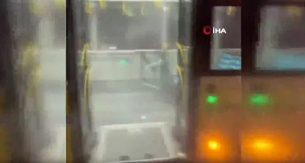 chp-yonetimindeki-ibbde-toplu-tasima-zulmu-bitmek-bilmiyor-sabah-lastigi-patladi-aksam-dumanlar-cikti-1694728758894.jpeg CHP yönetimindeki İBB'de toplu taşıma zulmü bitmek bilmiyor! Sabah lastiği patladı akşam dumanlar çıktı-3