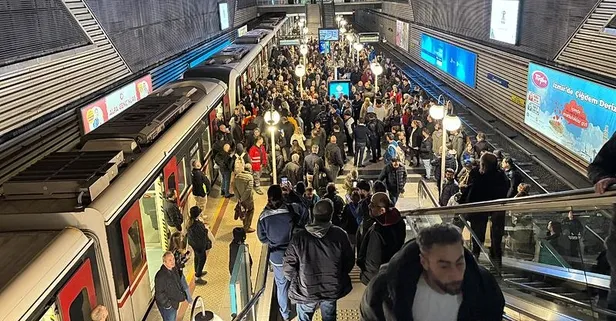 İzmir'de maaş krizi büyüyor: Otobüs şoförleri iş bıraktı