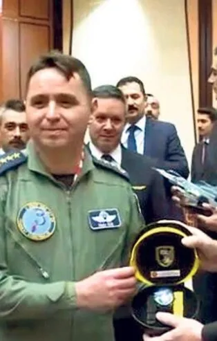 Başkan Erdoğan'ın 'Bu bizim Mete' diyerek selamladığı Mete Kuş tuğgeneralliğe terfi etti