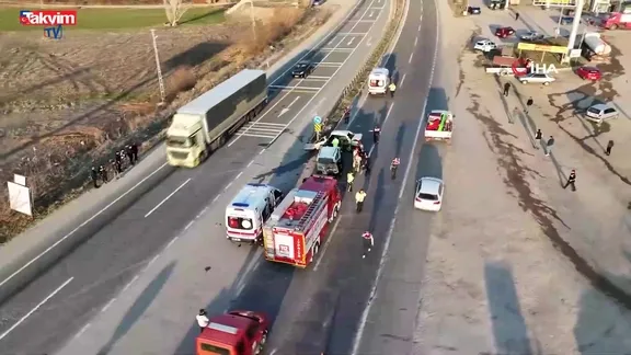 Feci kazada karı koca hayatını kaybetti! Araç hurdaya döndü