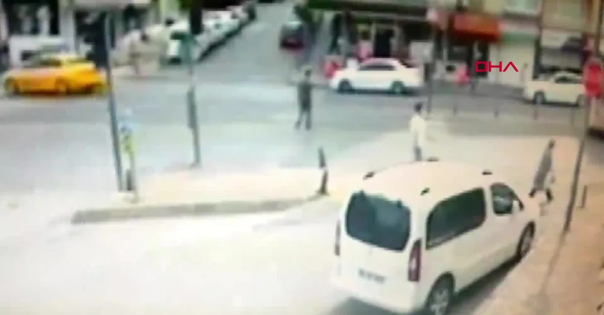 İstanbul'da feci motosiklet kazası kamerada