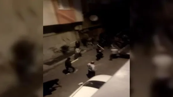 istanbulun-ortasinda-silahli-kavga-batmandaki-arazi-tartismasi-bahcelievlere-tasindi-1618211530973.jpg İstanbul'un ortasında silahlı kavga! Batman'daki arazi tartışması Bahçelievler'e taşındı-7