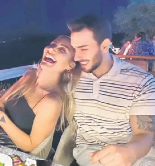 İrem Derici, Alaçatı’da Eyüp Başar adlı bir gençle yakınlaştı-2