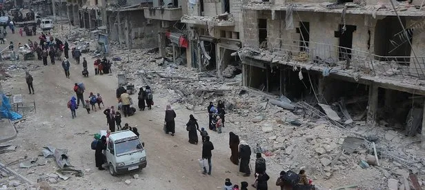 Katil Esed Halep’ten kaçan sivilleri bombaladı!