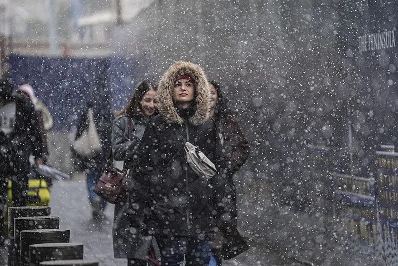 İstanbul'da kar yağışı etkisini gösterdi