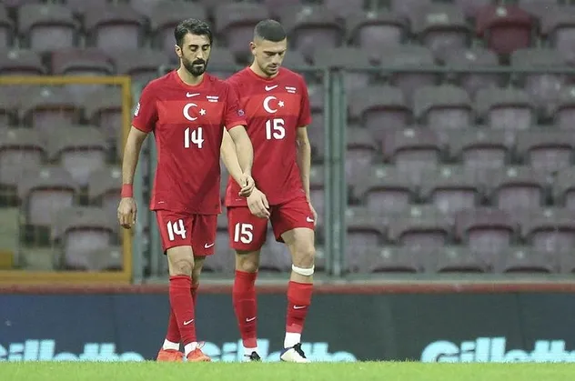 Önce İzlanda şimdi de Sırbistan! Merih Demiral Ay-Yıldızlıları yenilgiden kurtardı