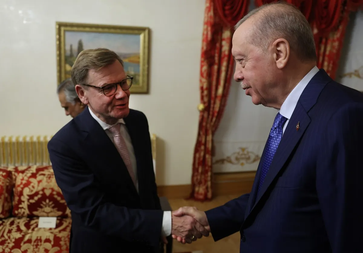 baskan-erdogan-fidan-ve-7-ulkenin-bakanlarini-kabul-etti-1792775275296.jpeg Zirvenin ardından kritik temas! Başkan Erdoğan, Bakan Fidan ve 7 ülkenin bakanıyla bir arada-2