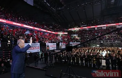 TÜGVA Gençlik Buluşması’nda Başkan Erdoğan için hazırlanan pankartlar büyük beğeni topladı