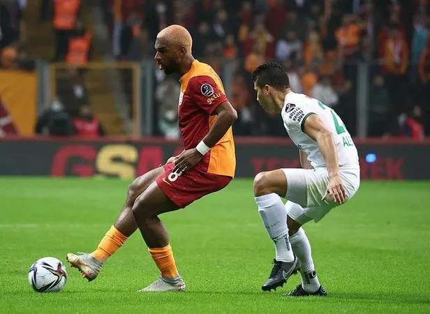 Galatasaray’ın yeni teknik direktörü Domenec Torrent ilk sınavına çıkıyor! Babel’in son antrenmanda sakatlanması planları bozdu-2